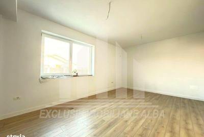 Apartament cu 3 camere în Cetate - 1