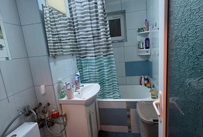 Apartament cu 3 camere decomandat în Km 4-5 - 10