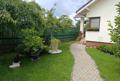 Casă cu 3 camere în Central - 1