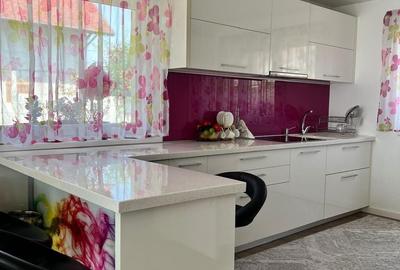 Casă cu 5 camere cu Teren 11000 Mp în Central - 3