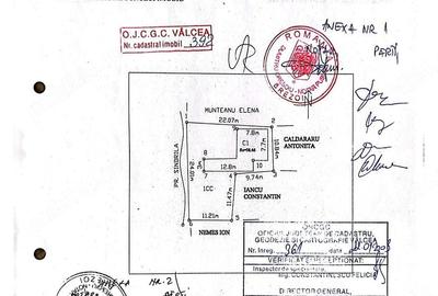 Casă cu 3 camere cu Teren 400 Mp în Central - 1