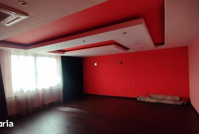 Casă cu Teren 1130 Mp în Central - 2