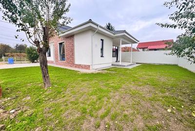 Casa - 4 camere - Canalizare/Apa - Asfalt - Gaze/Curent - Darza Crevedia Casa - 4 camere - Canalizare/Apa - Asfalt - Gaze/Curent - Darza Crevedia - 6