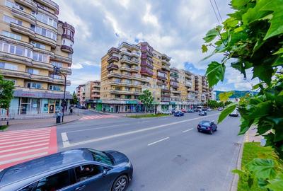 De Vanzare, Bd. Unirii, apartament cu 3 camere, boxa si garaj De Vanzare, Bd. Unirii, apartament cu 3 camere, boxa si garaj - 6