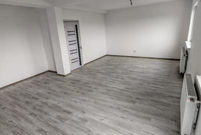 Casă individuală cu 4 camere cu Canalizare în Central - 9