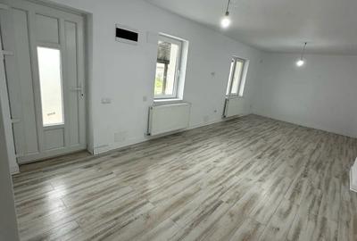 Casă cu 3 camere cu Teren 358 Mp în Joița - 1