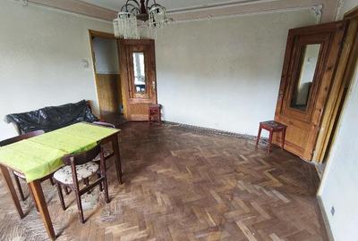 Apartament cu 3 camere semidecomandat în Micro 3 - 3