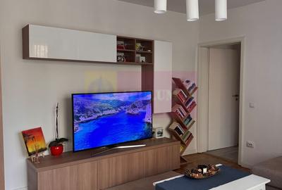 Apartament cu 2 camere semidecomandat, mobilat în Alexandru Obregia