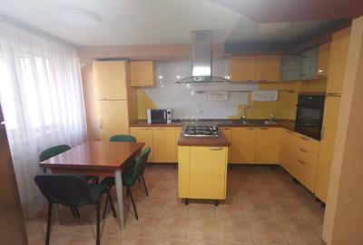 Apartament cu 4 camere în Ultracentral