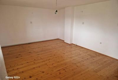 Casă cu 4 camere în Central - 6