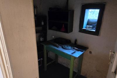 Casă cu 5 camere cu Teren 703 Mp în Central