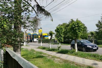 CASA HÂRLĂU + 600 MP teren , vis-a- vis de Peco Petrom ,65000 EURO - 2
