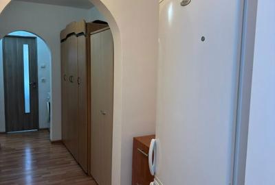 Apartament cu 3 camere decomandat în Rovine - 2