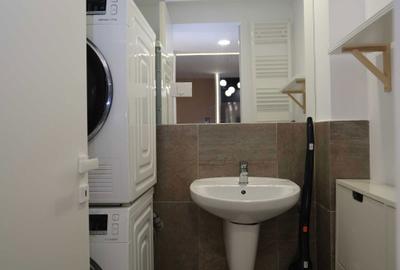 Apartament cu 3 camere semidecomandat în Central - 4