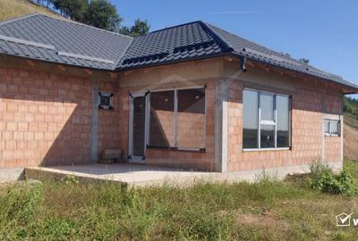 Casă individuală cu 4 camere cu Canalizare în Suceagu - 2
