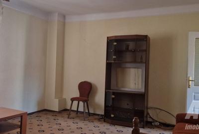 Casă individuală cu 3 camere cu Canalizare în Poiana Țapului - 13