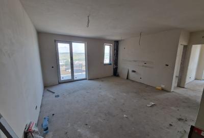 Apartament cu 3 camere semidecomandat în Florești - 3