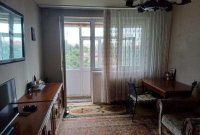 Apartament cu 3 camere decomandat în Giurgiului