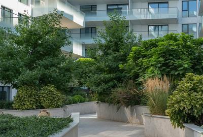 Apartament cu 5 camere semidecomandat în Băneasa