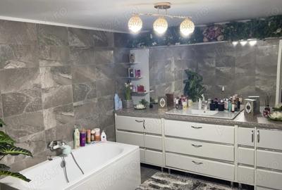 Casă cu Canalizare în Central - 7