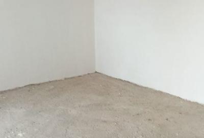 Casă cu 4 camere cu Teren 200 Mp în Central