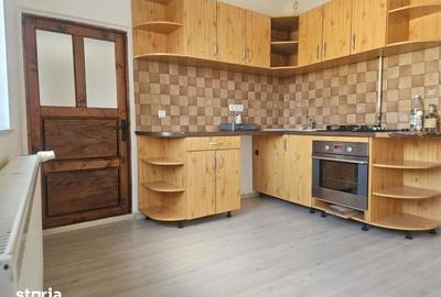 Casă cu 3 camere cu Teren 916 Mp în Sălard - 2