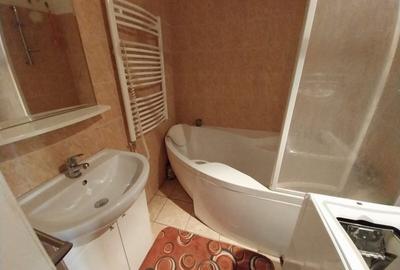 Casă cu 4 camere în Central - 2