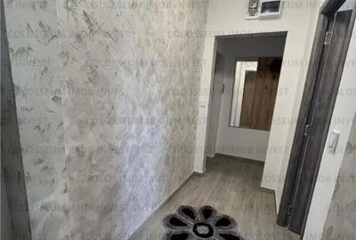 Apartament cu 2 camere semidecomandat în Tractorul