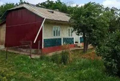Casă cu 4 camere în Văculești - 1