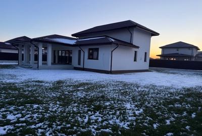 Vila individuala, 4 cam, teren 955 mp, terasa 35 mp, comision 0% - 18