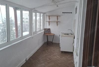 Garsonieră decomandată în P-ța Universității - 3