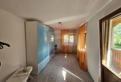 Casă cu 7 camere cu Teren 1134 Mp în Tarcău - 12