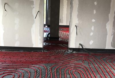 Casă cu 3 camere cu Teren 2000 Mp în Central - 9