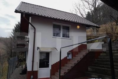 Casă cu 6 camere cu Teren 1120 Mp în Central