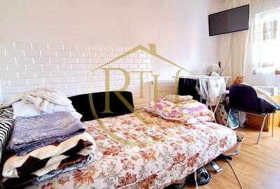Apartament cu 3 camere semidecomandat în Girocului - 1