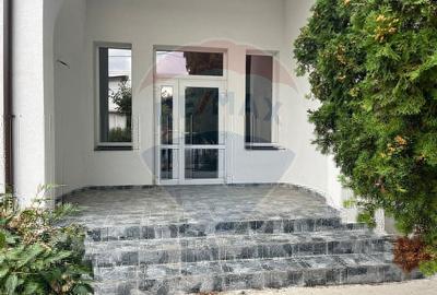 Casa / Vila cu 5 camere de inchiriat in zona Central - 1