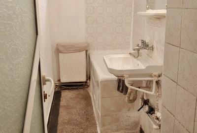 Apartament cu 3 camere semidecomandat în Central - 3