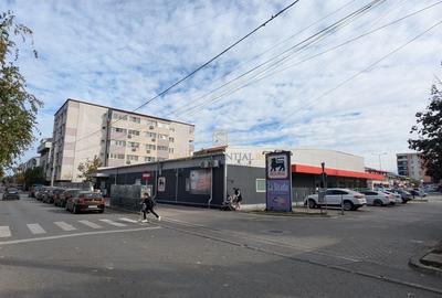 Spațiu comercial, de 118.48999786377 mp, în Central - 9