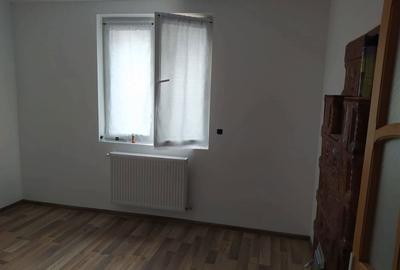 Apartament cu 2 camere decomandat în Târgu Neamț - 3