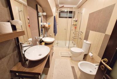 Casă cu 7 camere cu Teren 360 Mp în Central - 10