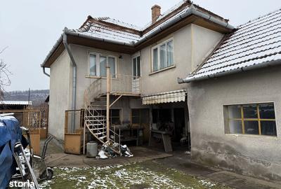 Casă cu 5 camere cu Teren 2754 Mp în Lugașu de Jos - 8