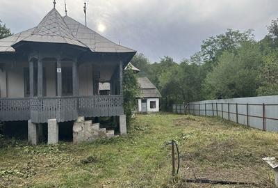 Casă cu 4 camere în Câlcești - 4