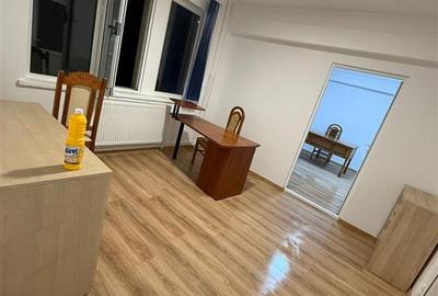 Spațiu comercial, de 75 mp, în Apollo - 3