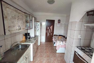 Ap. 2 camere decomandat Radu Negru, Braila | 51.4 mp + balcon | - 8