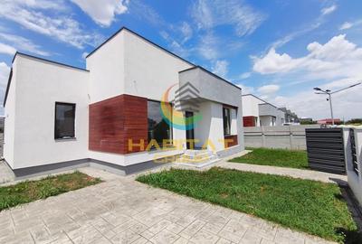 Casă individuală cu 4 camere cu Canalizare în Berceni