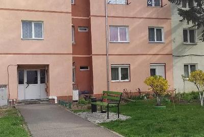 Apartament cu 3 camere nedecomandat în Central