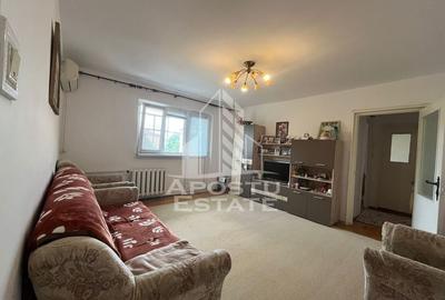 Apartament  cu 2 camere, semidecomandat, etaj intermediar, Dambovita