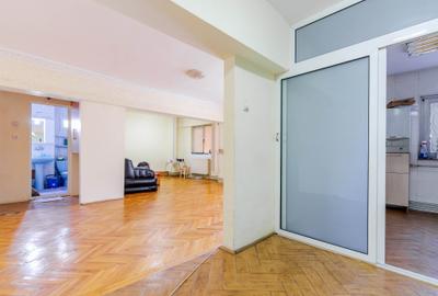 Apartament spațios, modernizat, 2 camere – Bd. Cosminului - 34