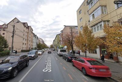 Spatiu comercial 60mp cu vad pietonal intens Semaforului - Vasile Aaron - 1