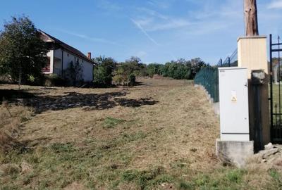 Teren de 4200 mp, în Central - 3